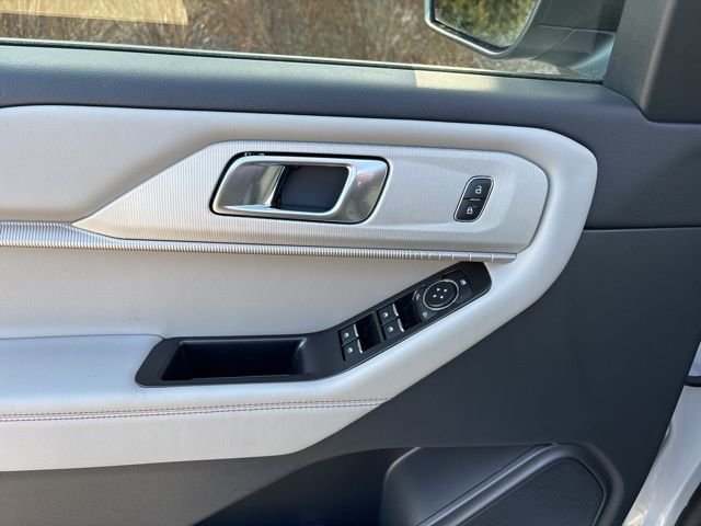 New 2026 Space White Metallic Ford Active image 14