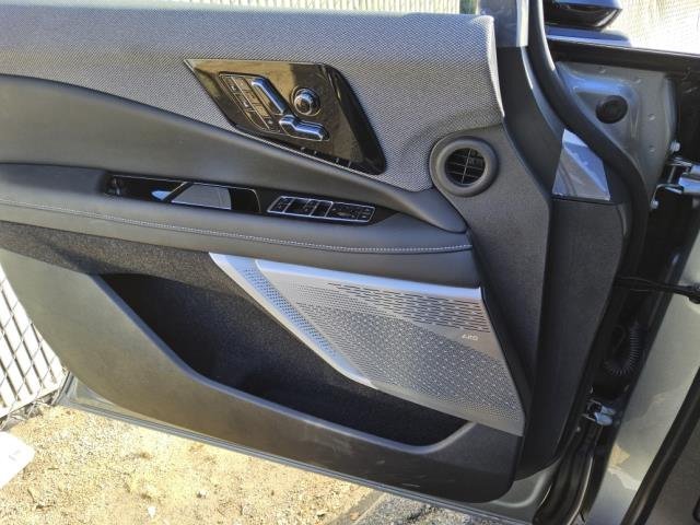 Used 2027 Silver Cadillac Luxury image 7