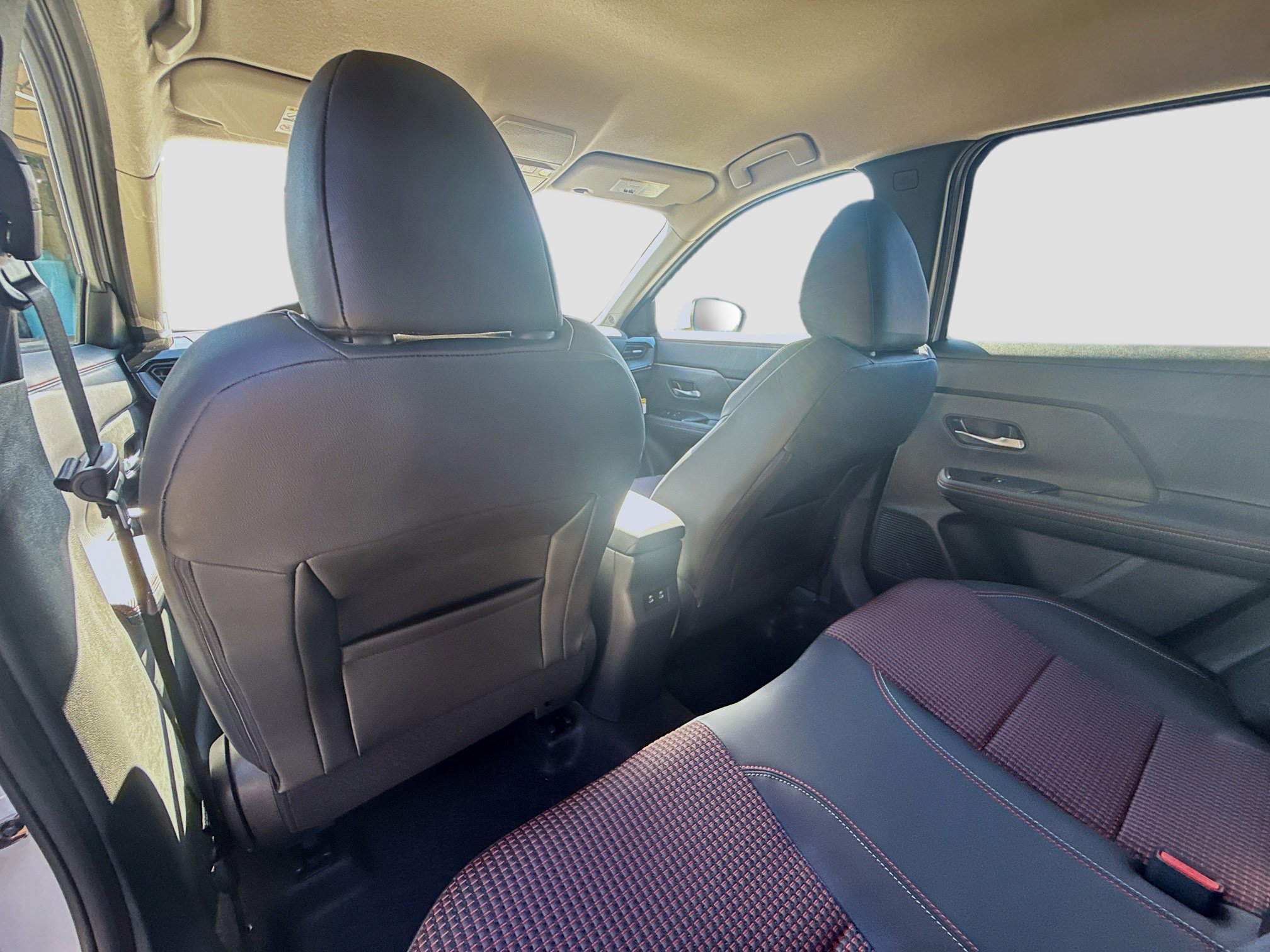 Used 2025 Aspen White Tricoat Nissan SR image 23