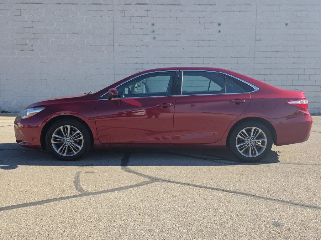 Used 2015 Red Toyota SE image 10