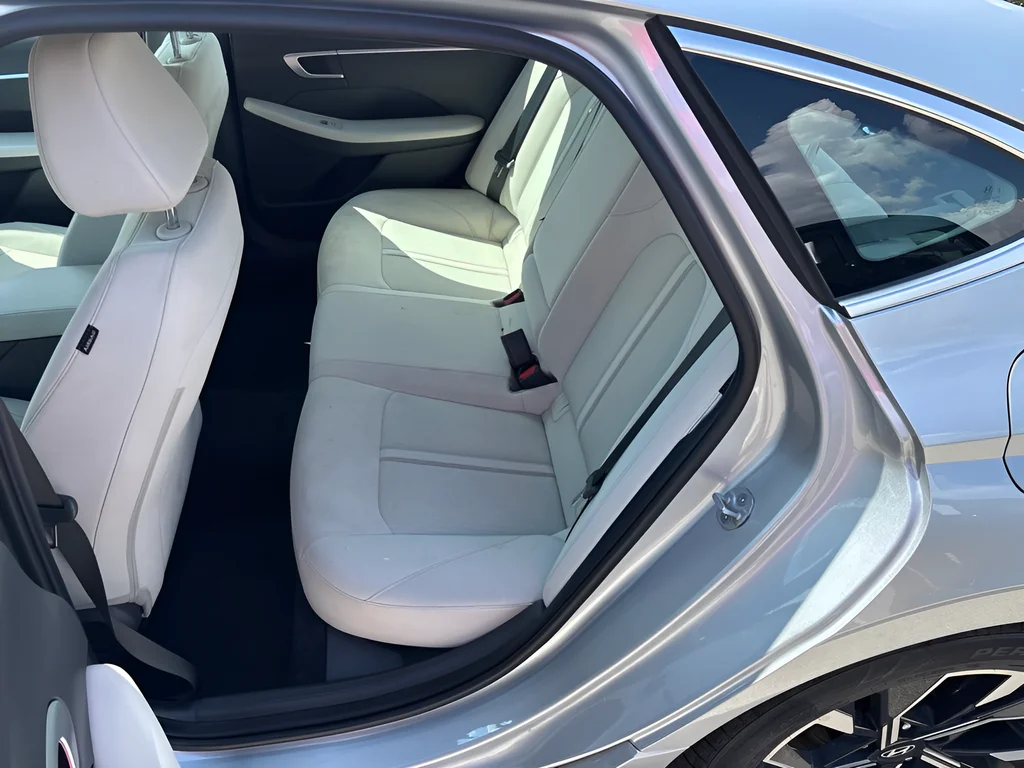Used 2025 Silver Hyundai SEL image 10