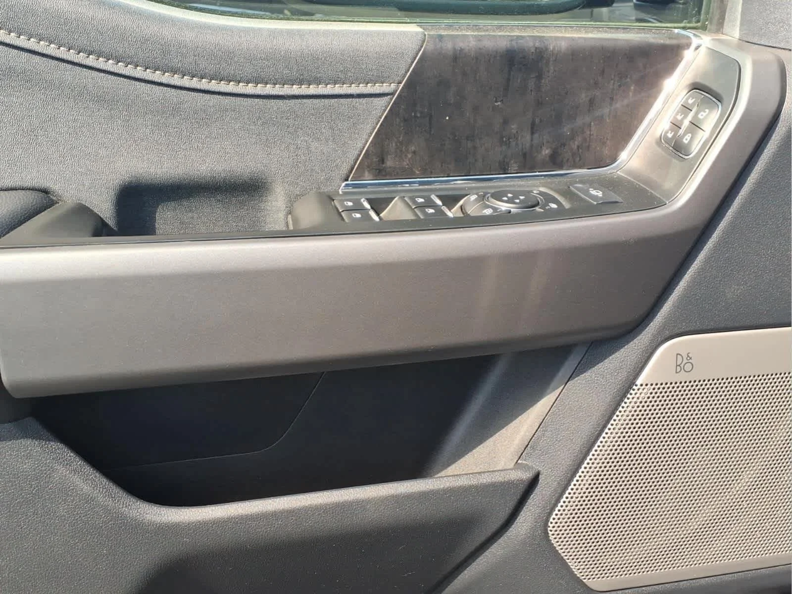 Used 2024 Carbonized Gray Ford LARIAT image 12