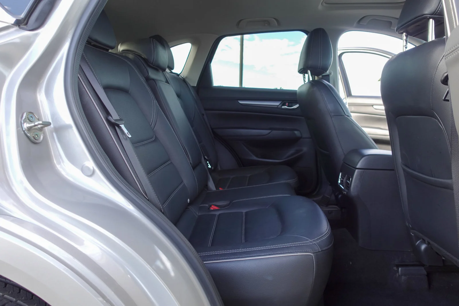 Certified Used 2025 Platinum Quartz Metallic Mazda 2.5 S Preferred Package image 16
