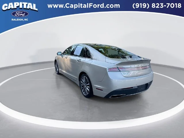 Used 2017 Gold Lincoln Premiere image 6