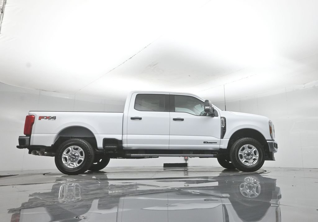 New 2026 Oxford White Ford XLT image 46