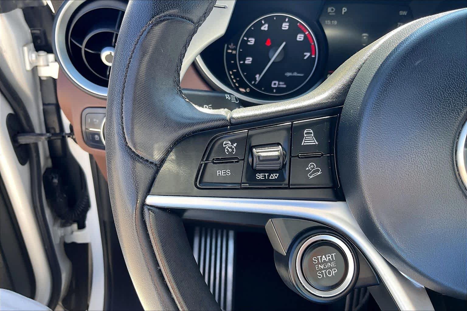 Used 2018 WHITE Alfa Romeo Ti Sport image 22