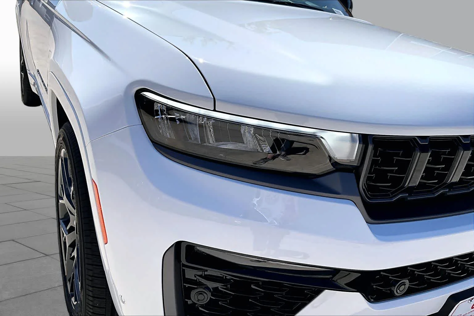 New 2026 Bright White Clearcoat Jeep Summit image 13