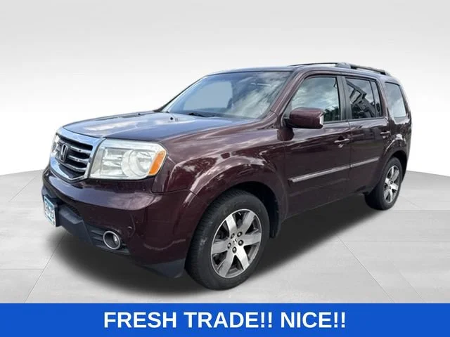 Used 2014 Maroon Honda Touring image 1