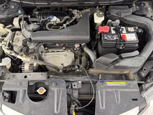 Used 2020 Blue Nissan SL image 15