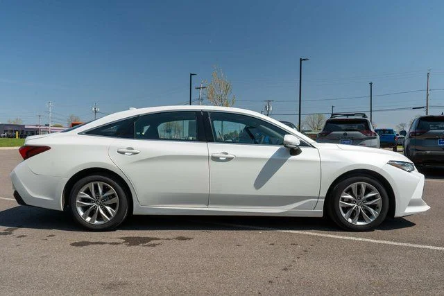 Used 2022 Beige Toyota XLE image 5
