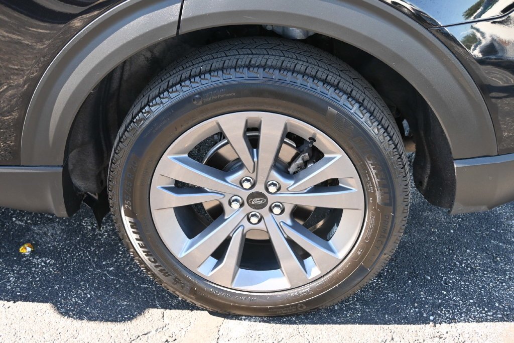 Certified Used 2024 Black Metallic Ford XLT image 15
