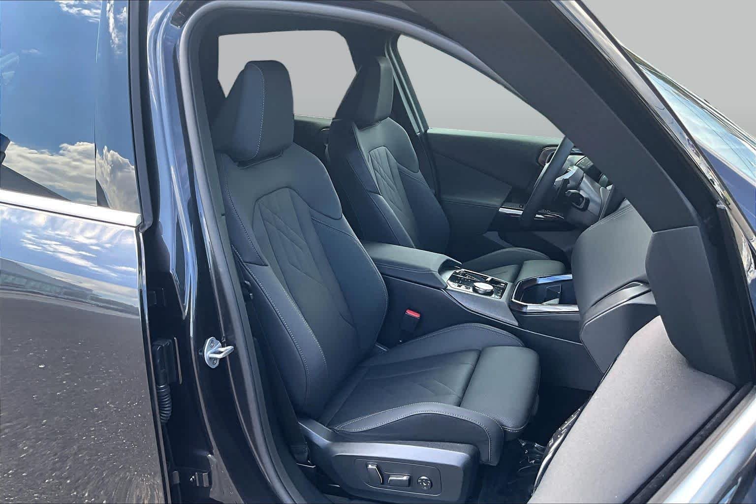 Used 2026 Dark Graphite Metallic BMW 30 xDrive image 9