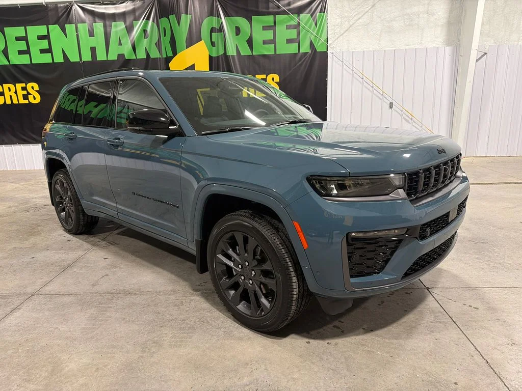 New 2026 Steel Blue Exterior Paint Jeep Limited Reserve image 2