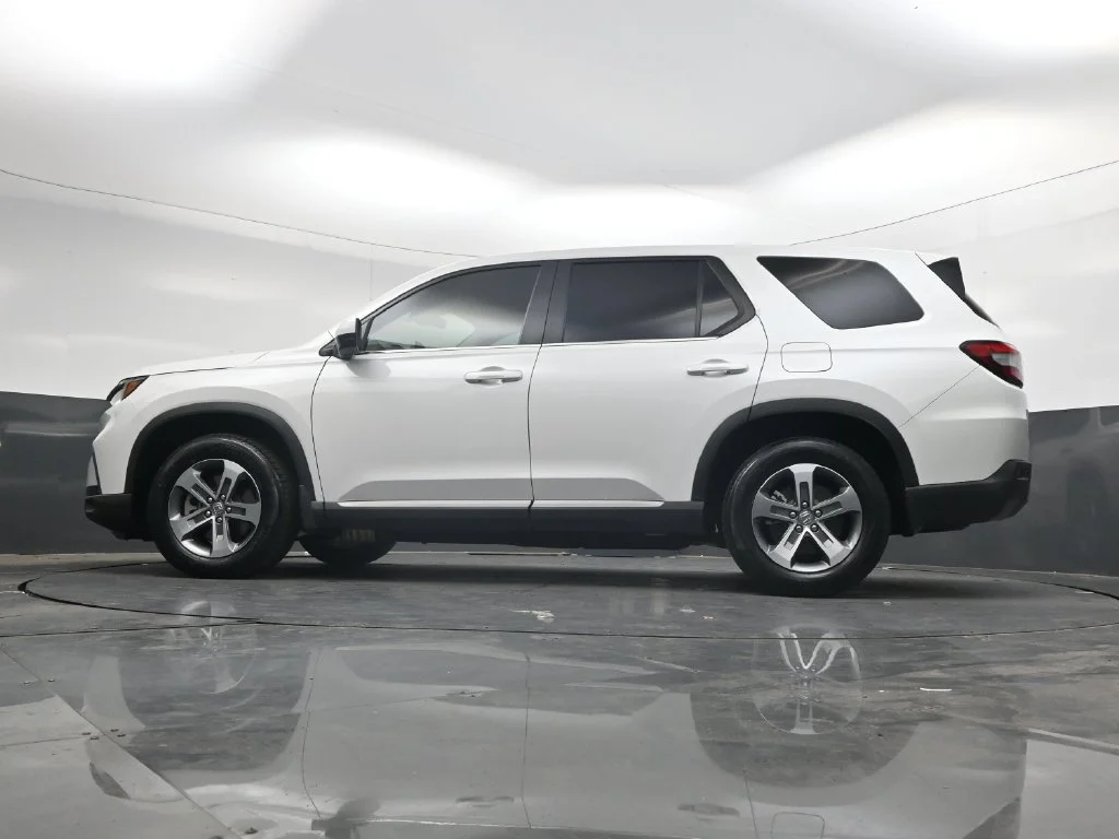 Certified Used 2025 Platinum White Pearl Honda EX-L image 36