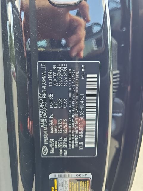 Used 2025 Black Hyundai SE image 24