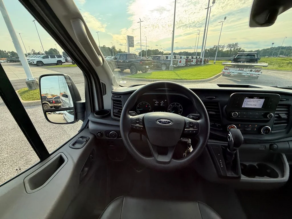 Used 2025 White Ford XL image 8