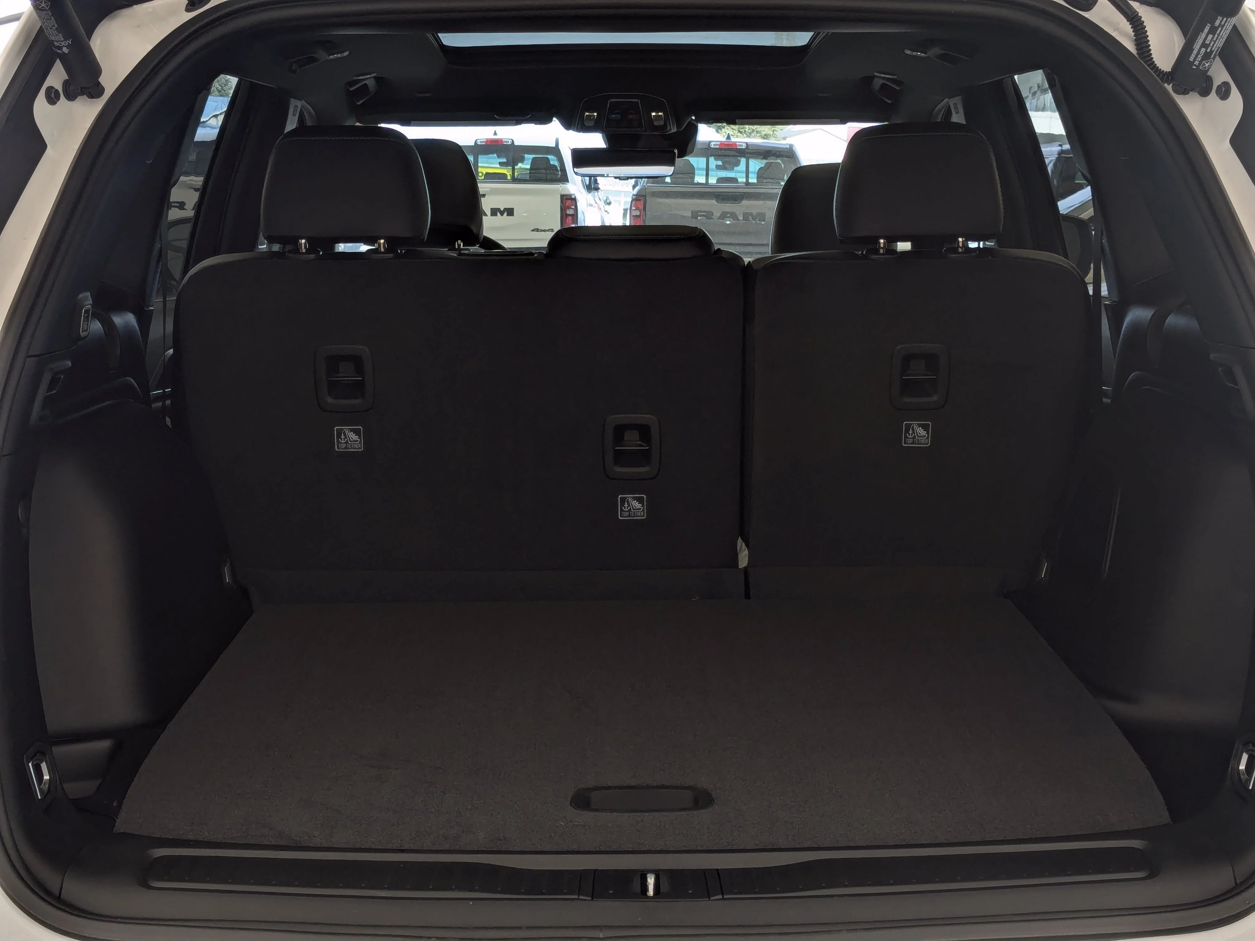 New 2026 White Jeep 85th Anniversary - - $12K Pref Pkg 2C7 - Pano Sunroof - 2nd Row Heated Seats - Leatherette & More! image 28