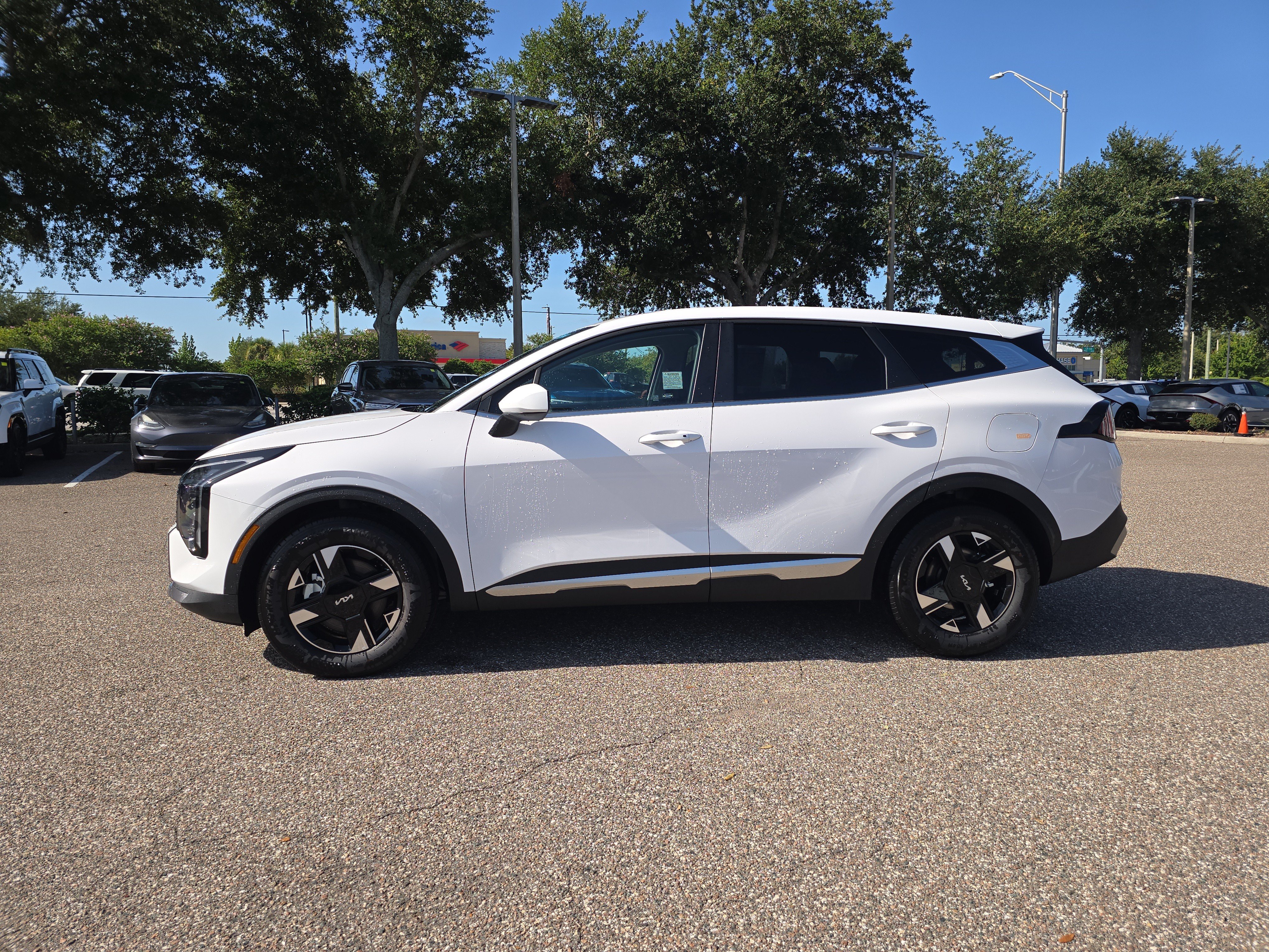 New 2026 Glacial White Kia LX image 5