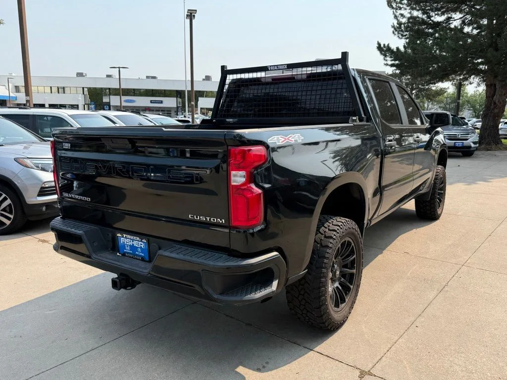 Used 2022 Black Chevrolet Custom image 4