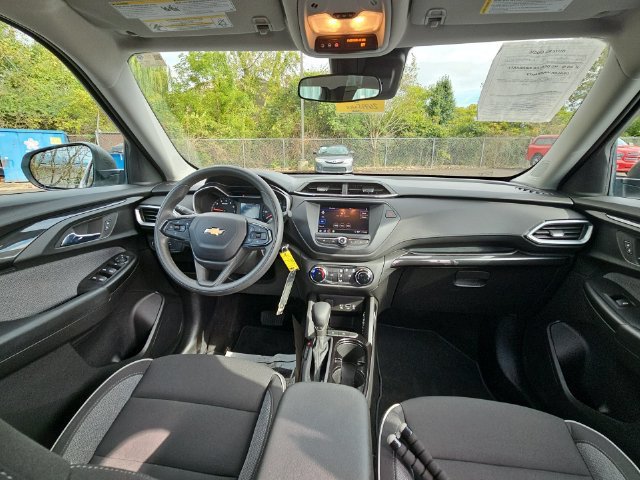 Used 2022 SUMMIT WHITE Chevrolet LS image 22