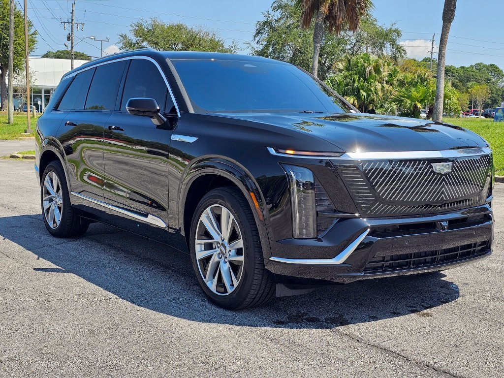 Used 2027 Stellar Black Metallic Cadillac Luxury image 4