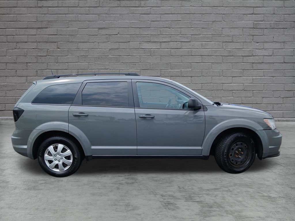 Used 2019 Gray Dodge SE image 7