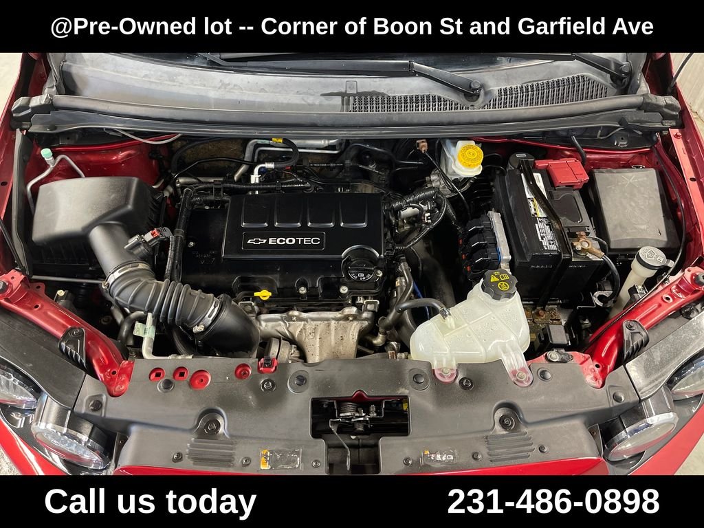 Used 2013 Red Chevrolet LT image 10