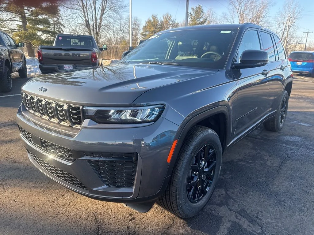 2026 Jeep Grand Cherokee Laredo - Photo 8