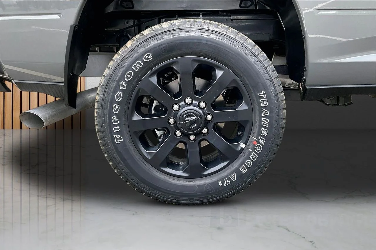 New 2026 Ceramic Gray Clear-Coat Exterior Paint RAM Laramie image 36