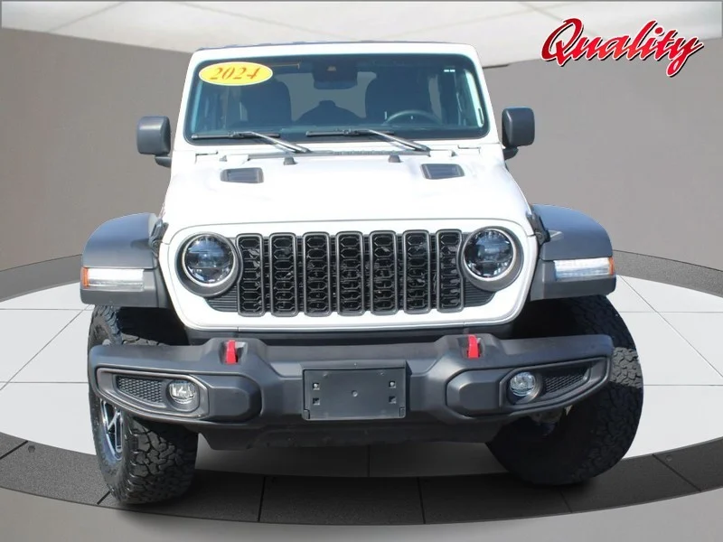Used 2024 Bright White Clearcoat Jeep Rubicon image 10