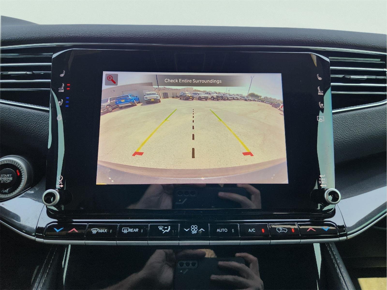 2022 Jeep Wagoneer photo 16 of 32