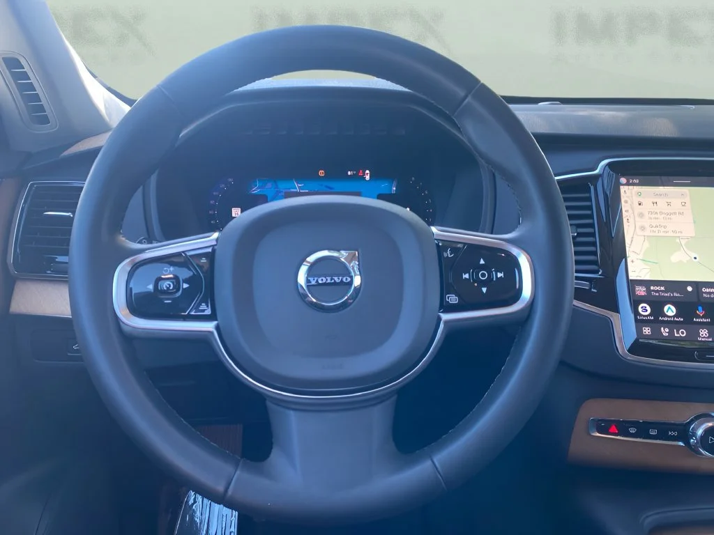 Used 2024  Volvo Plus Bright Theme image 16