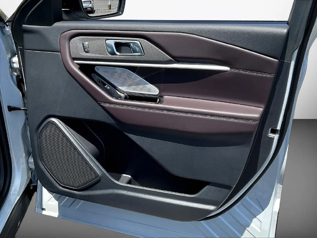 New 2026 Space White Metallic Ford Platinum™ image 33