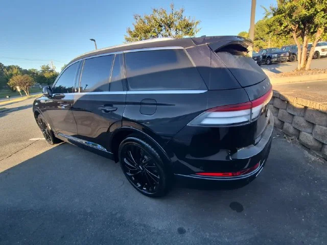 Used 2022 Black Lincoln Reserve image 3