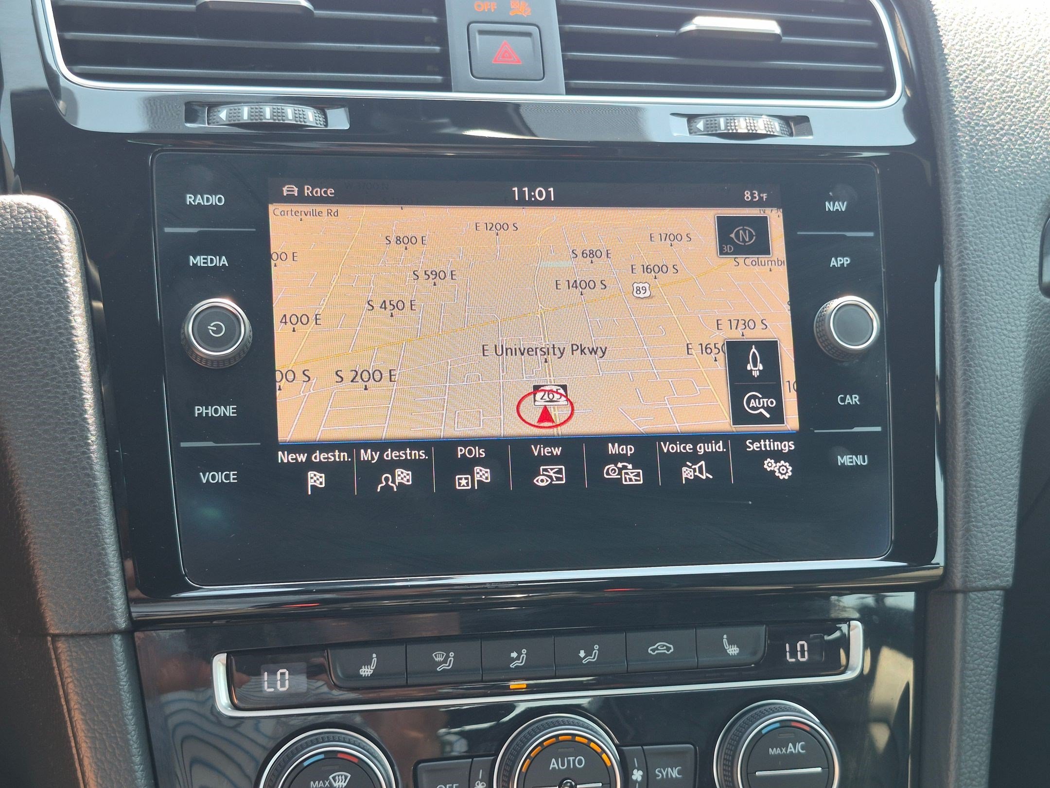 Used 2019 Oryx White Pearl Volkswagen DCC & Navigation 4Motion image 24