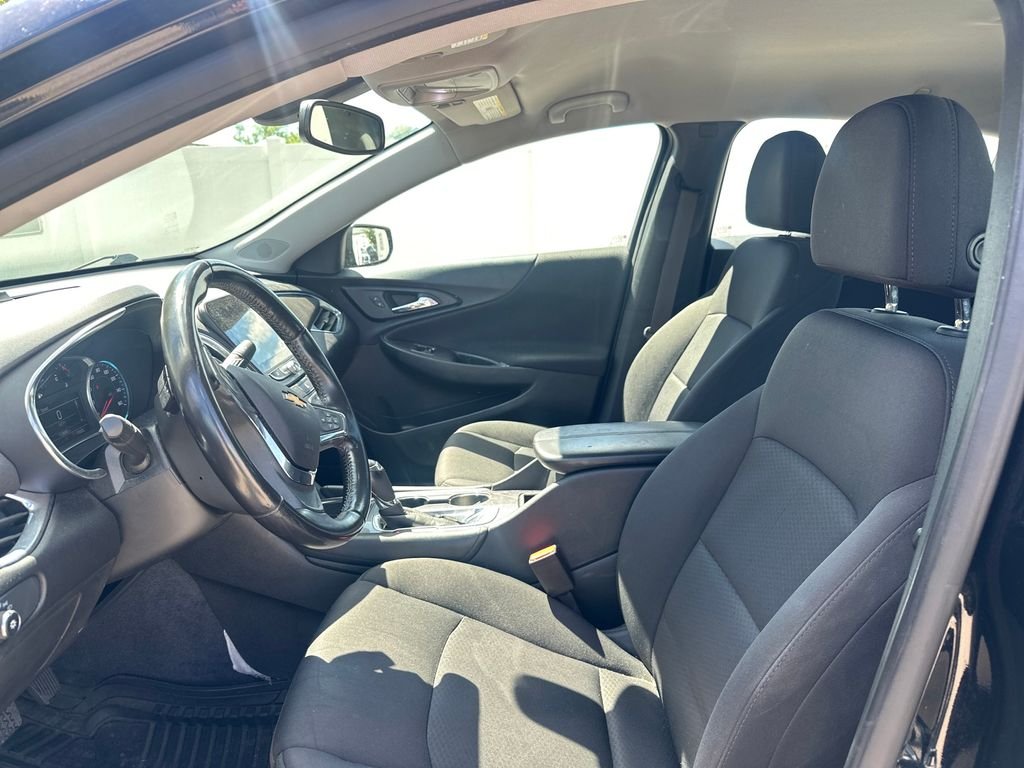 Used 2018 Black Chevrolet LT image 38