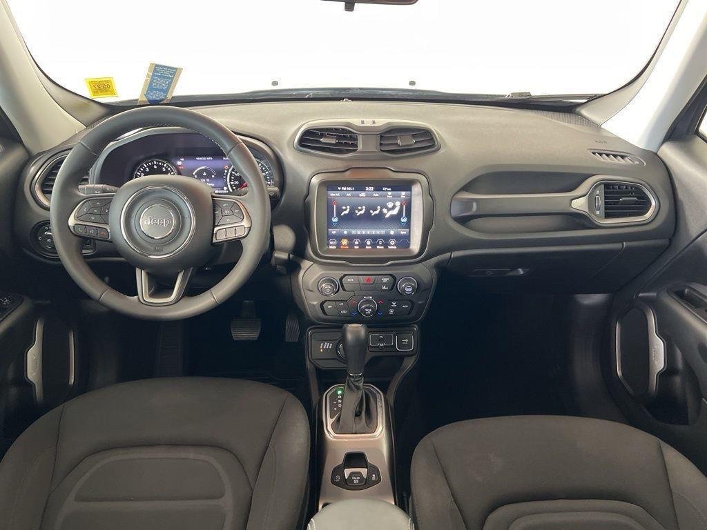 Used 2022 Graphite Gray Jeep Latitude image 27