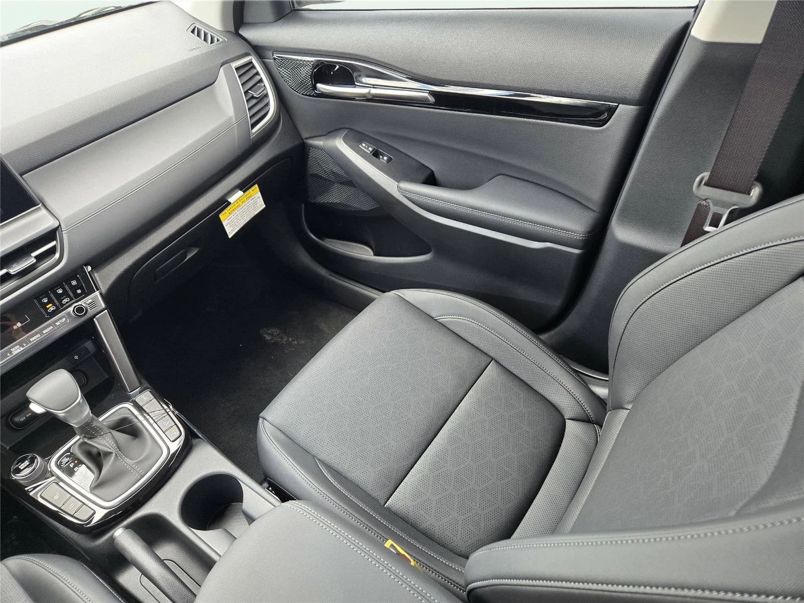 New 2026 Fusion Black Kia EX image 19