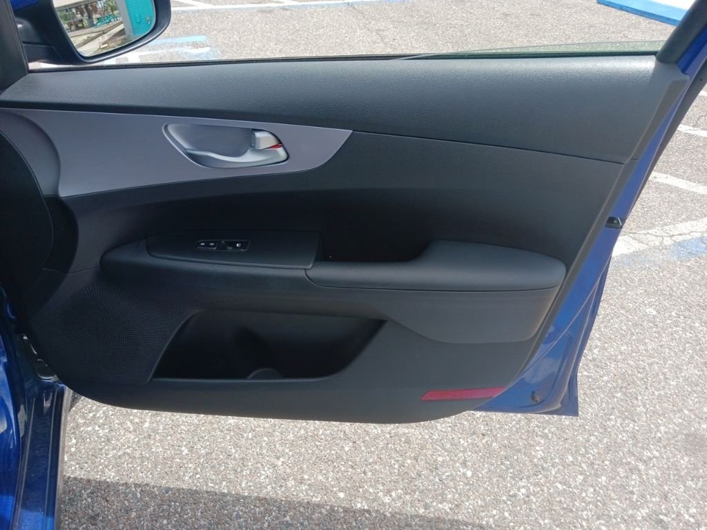2024 Kia Forte LXS - Photo 17