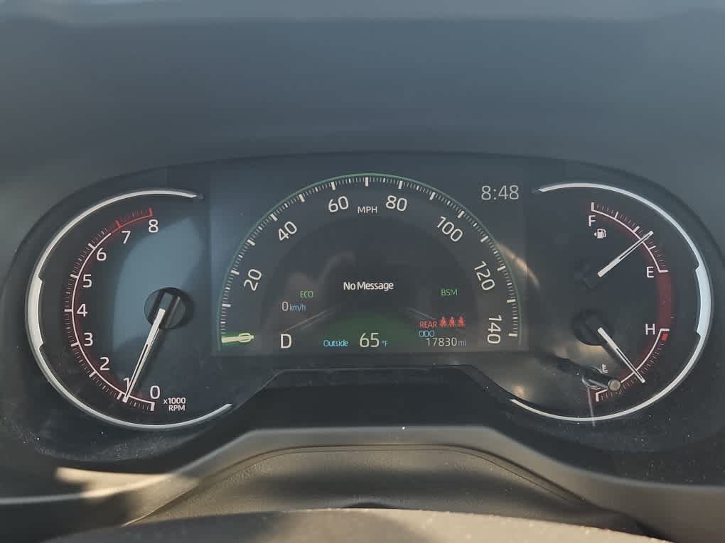 Used 2025 Silver Sky Metallic Toyota XLE Premium image 17