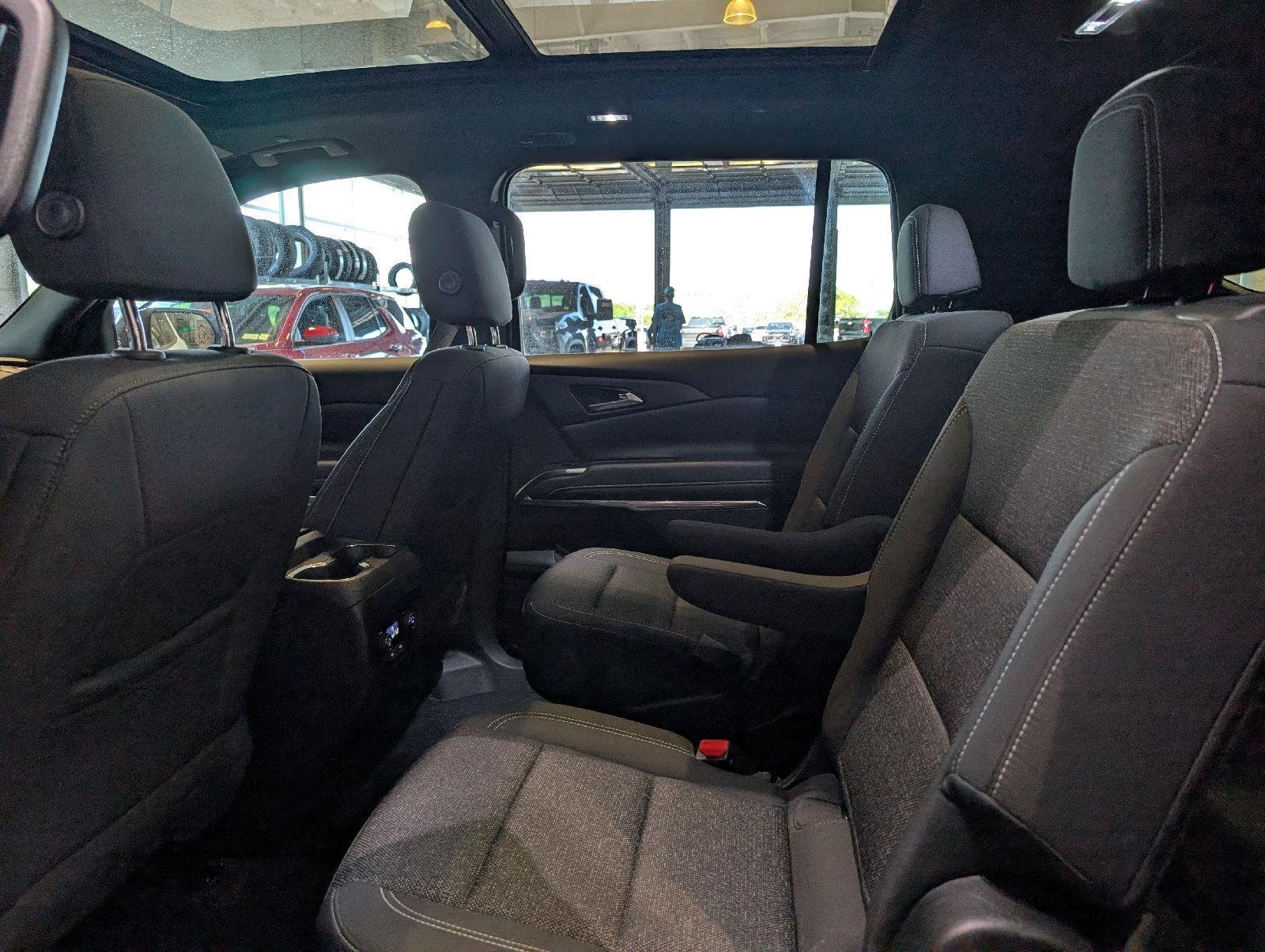 Used 2025 Summit White Chevrolet LT image 16