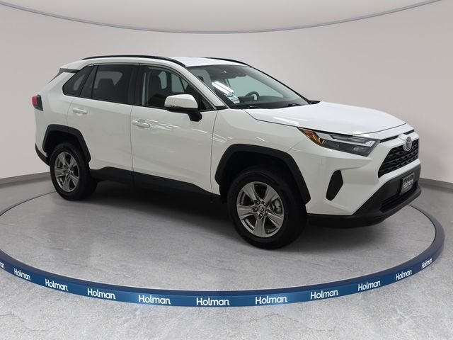 Used 2025 White Toyota XLE image 4