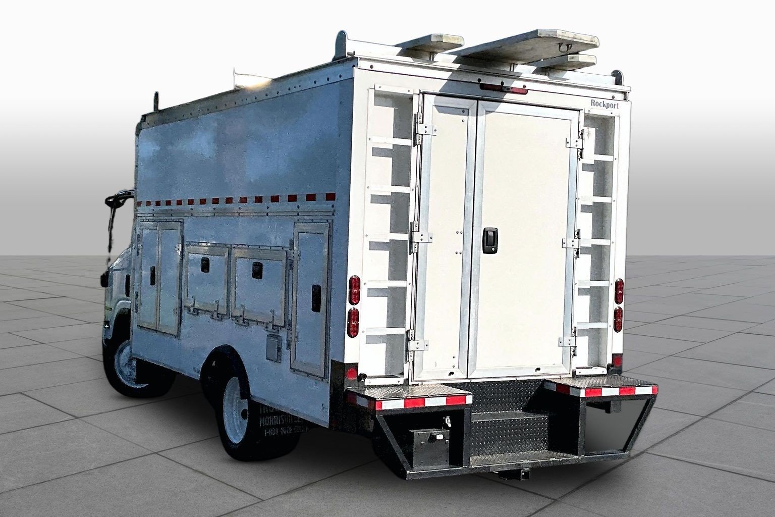 Used 2024  ISUZU  image 10