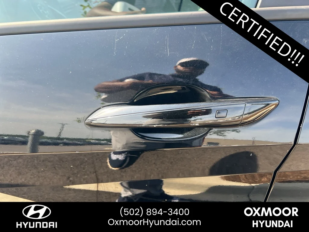 Used 2022 Phantom Black Hyundai SEL image 4
