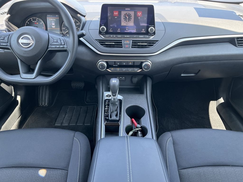 Used 2025 Glacier White Nissan 2.5 S image 14