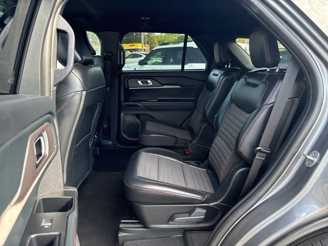 Used 2025 Gray Ford ST-Line image 25
