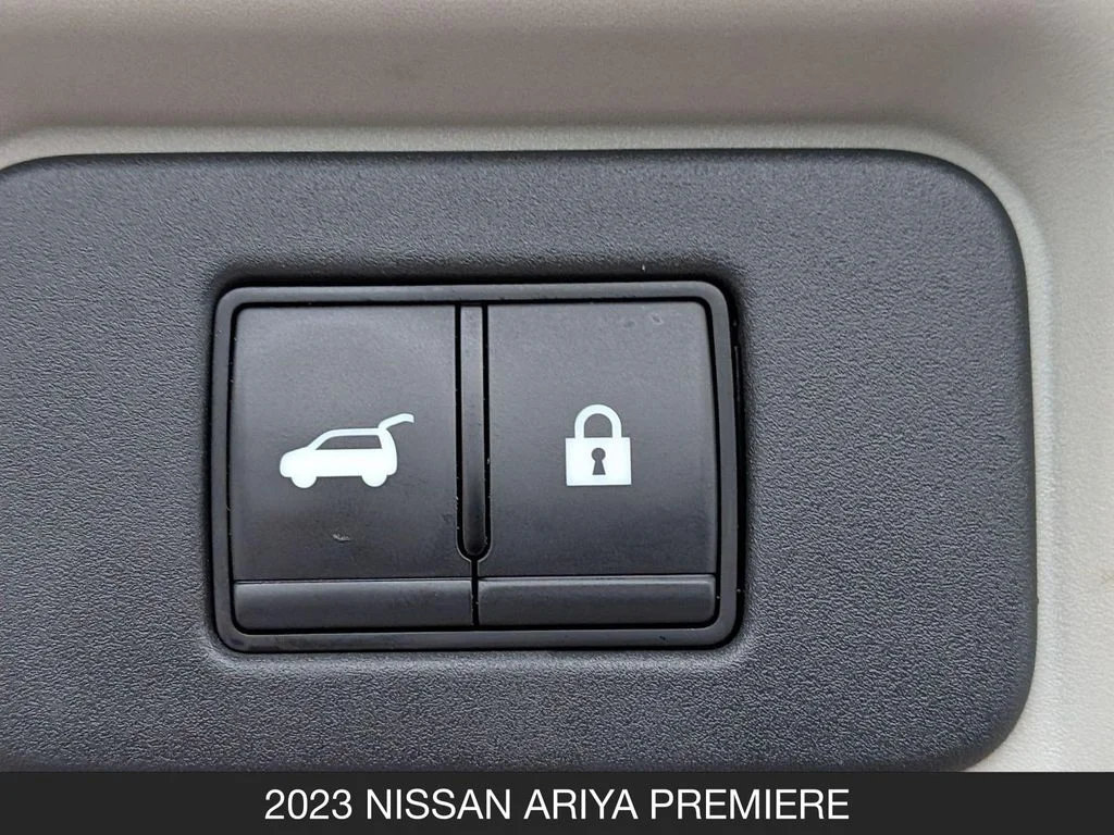 Used 2023 Brown Nissan PREMIERE image 26