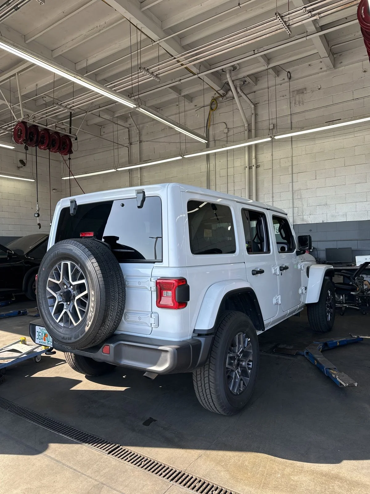 Used 2025 White Jeep Sahara image 2