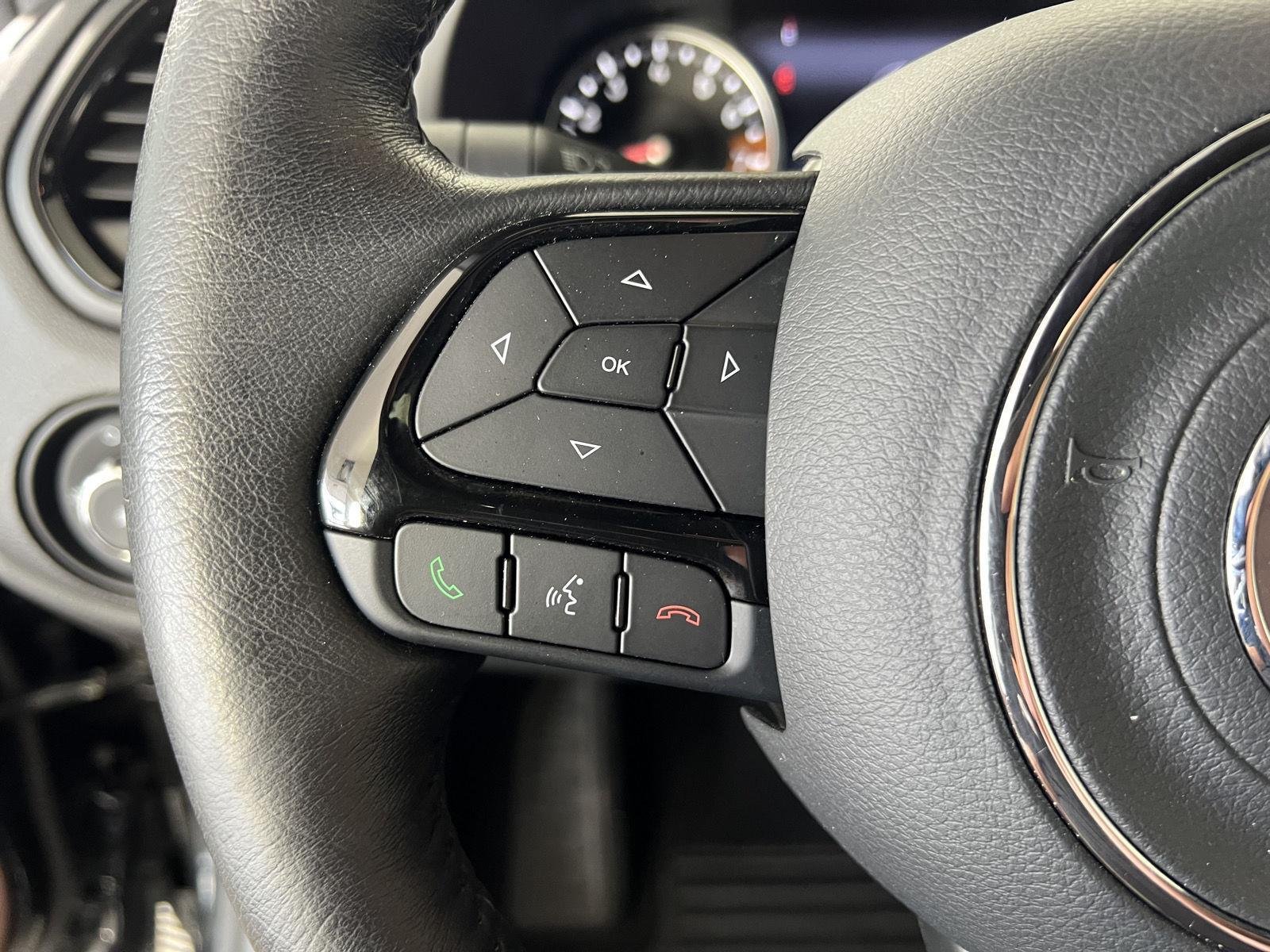 Used 2022 Black Clearcoat Jeep Altitude image 15