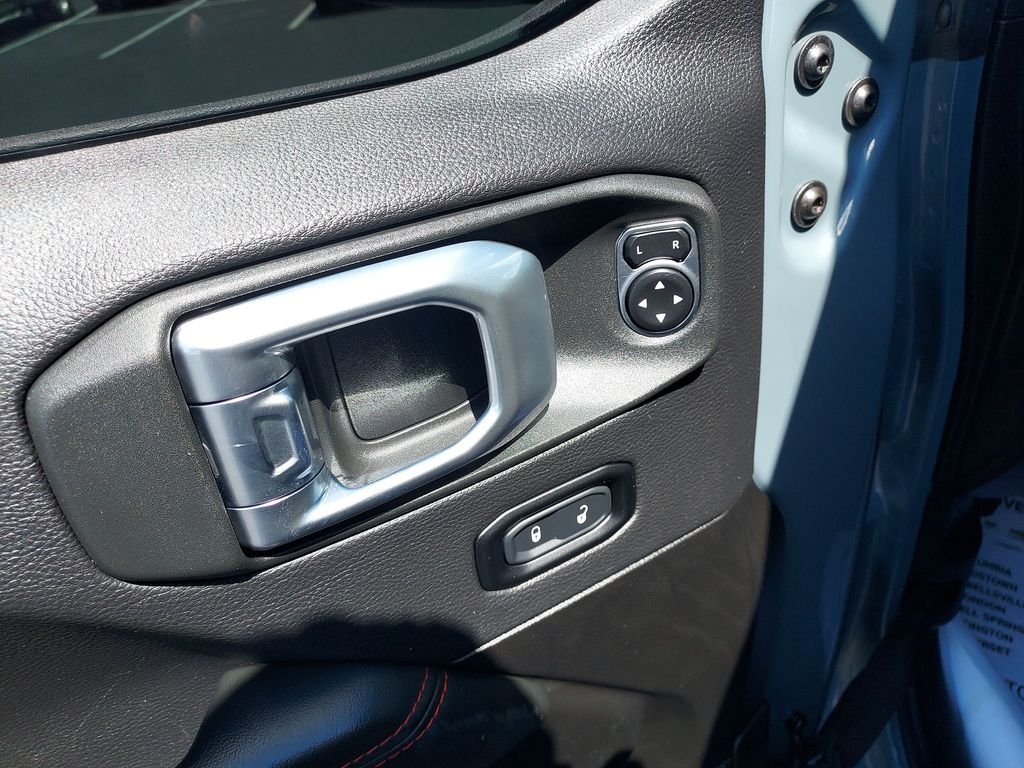 Used 2025 Gray Jeep Rubicon X image 11